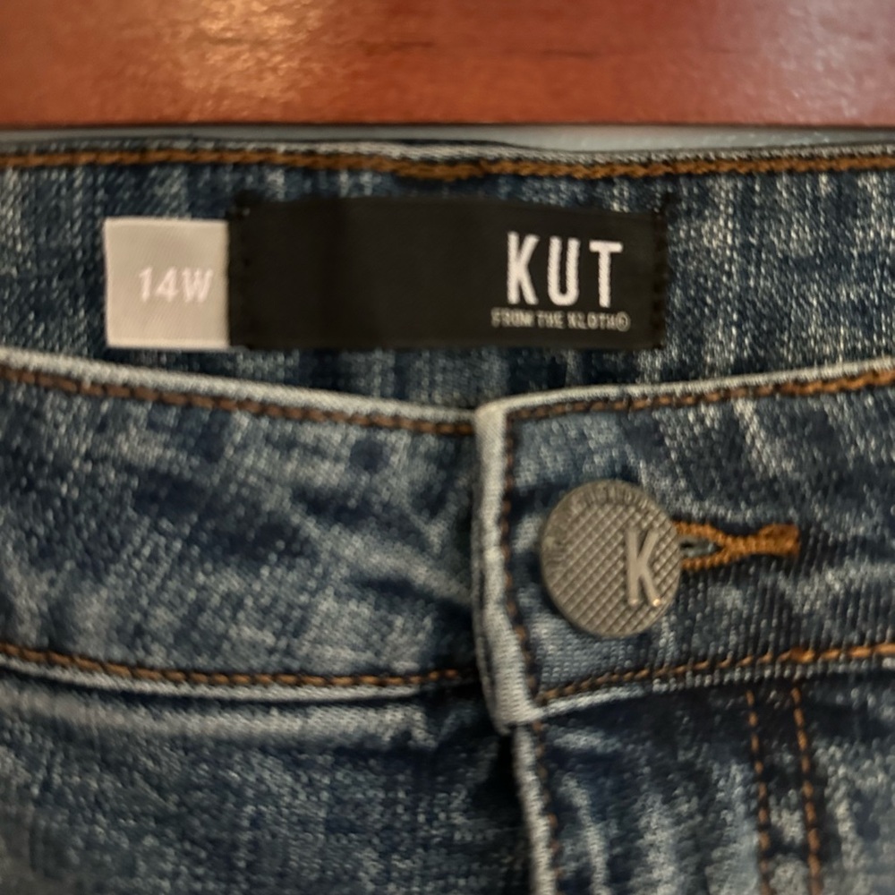Kut from the Kloth Catherine Boyfriend Capri jeans, size 14W
